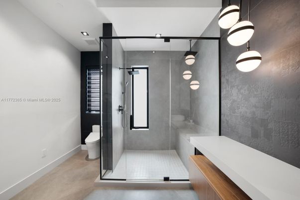 Bathroom, Glass Shower, Interior, Pendant Lights, Recessed Lighting