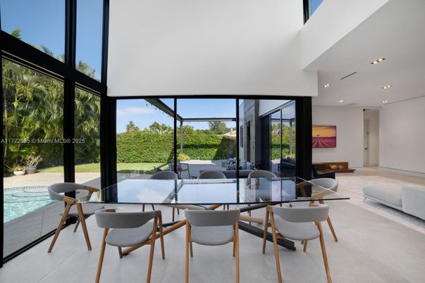 Dining room, Interior, Recessed Lighting