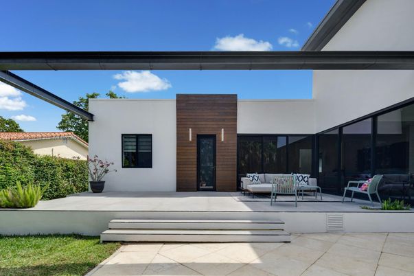 Exterior, Facade, Modern