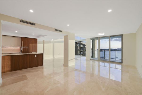 Empty room, Interior, Kitchen, Recessed Lighting, Water