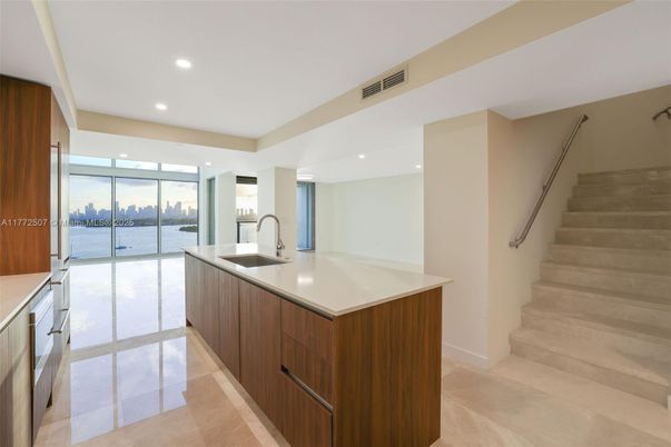 Interior, Kitchen, Recessed Lighting, Water