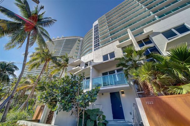 Exterior, Facade, Condo Building