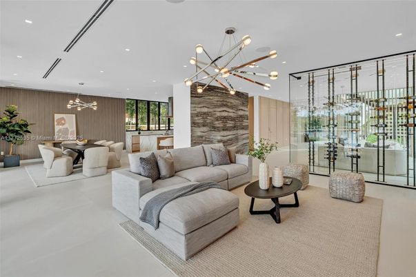 Dining room, Interior, Living room, Pendant Lights, Recessed Lighting, Wine Storage