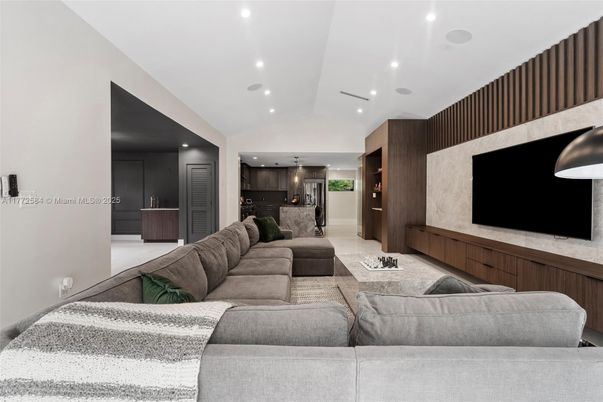 Interior, Kitchen, Living room, Pendant Lights, Recessed Lighting