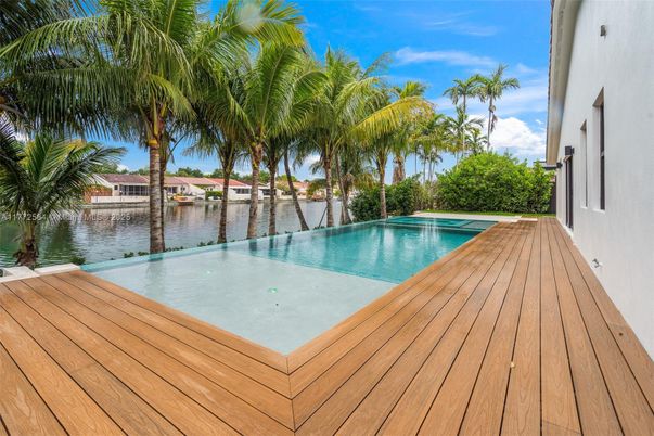 Exterior, Pool, Water