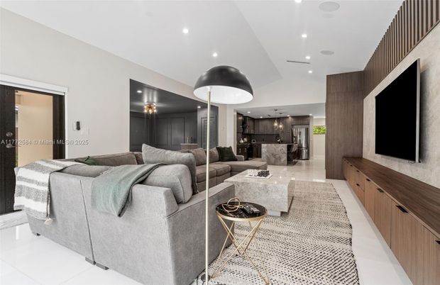 Interior, Kitchen, Living room, Pendant Lights, Recessed Lighting