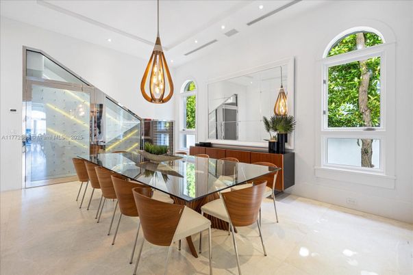 Dining room, Interior, Pendant Lights, Recessed Lighting