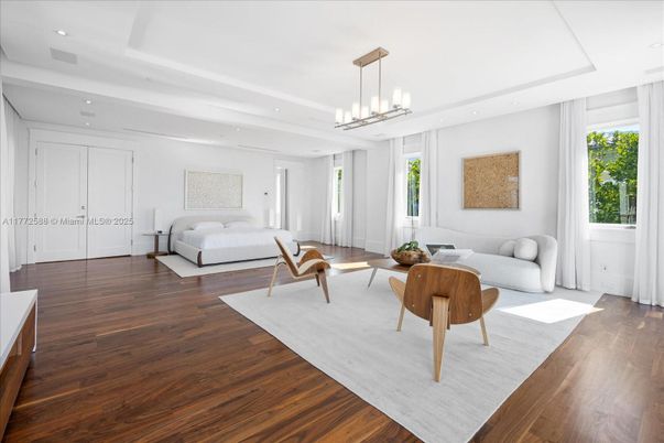 Bedroom, Interior, Pendant Lights, Recessed Lighting, Wood Texture Flooring