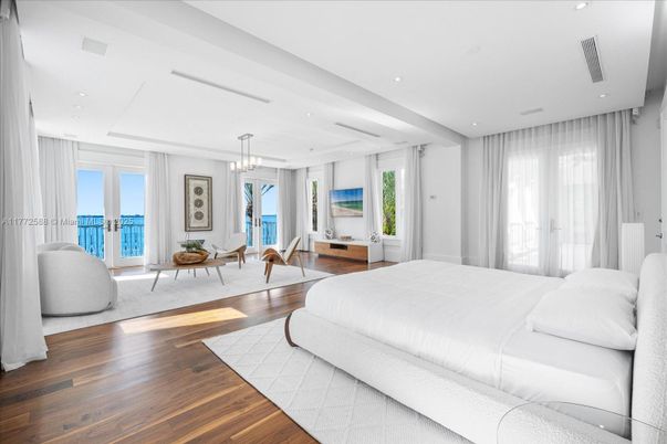 Bedroom, Interior, Pendant Lights, Recessed Lighting, Water, Wood Texture Flooring