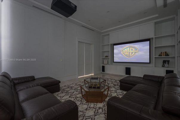 Interior, Living room, Projection Screen, Recessed Lighting, Theatre Room