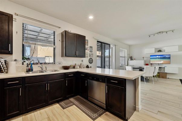 Dining room, Interior, Kitchen, Recessed Lighting, Wood Texture Flooring