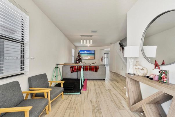 Interior, Pendant Lights, Wood Texture Flooring