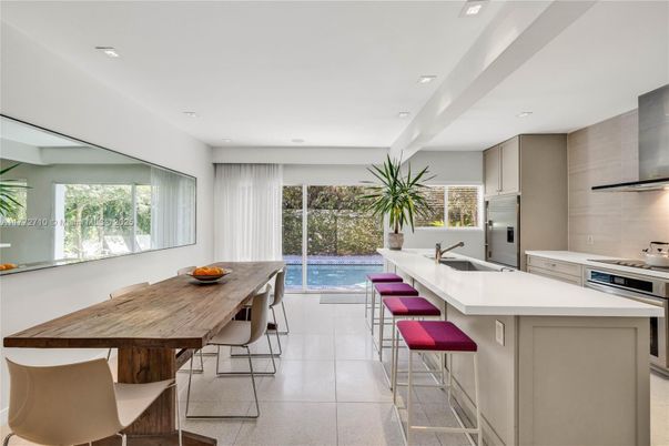Dining room, Interior, Kitchen, Recessed Lighting, Stainless Steel Appliances