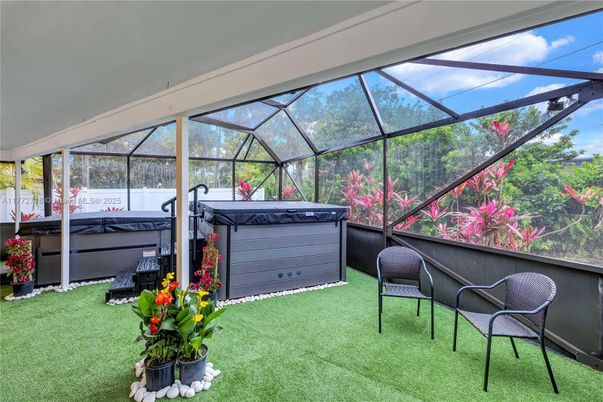 Glass Ceilings, Hot Tub, Interior, Sun Room