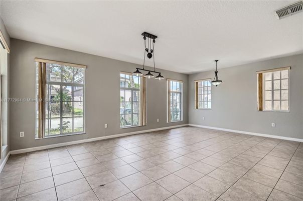 Empty room, Interior, Pendant Lights