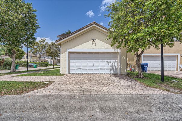 Detached Garage, Exterior