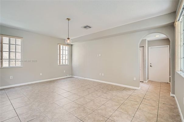Empty room, Interior, Pendant Lights, Recessed Lighting