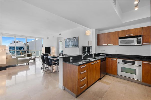 Dining room, Interior, Kitchen, Living room, Stainless Steel Appliances