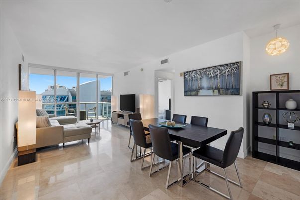 Dining room, Interior, Living room, Pendant Lights
