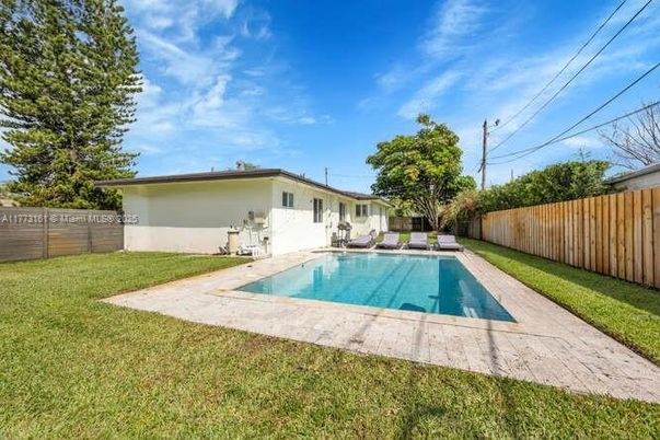 Backyard, Exterior, Pool