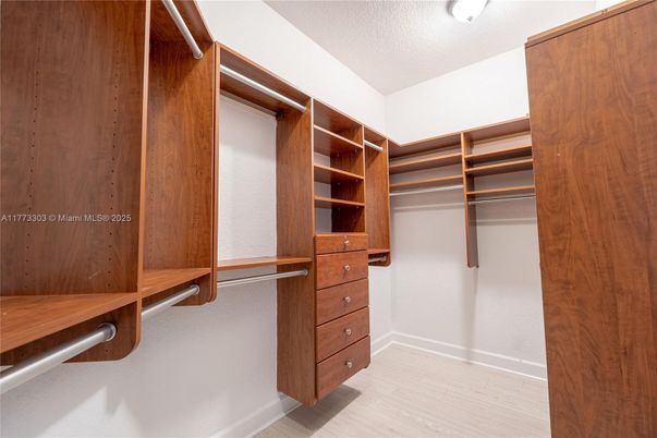 Interior, Walk-in Closets, Wood Texture Flooring