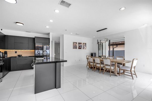 Dining room, Interior, Kitchen, Pendant Lights, Recessed Lighting