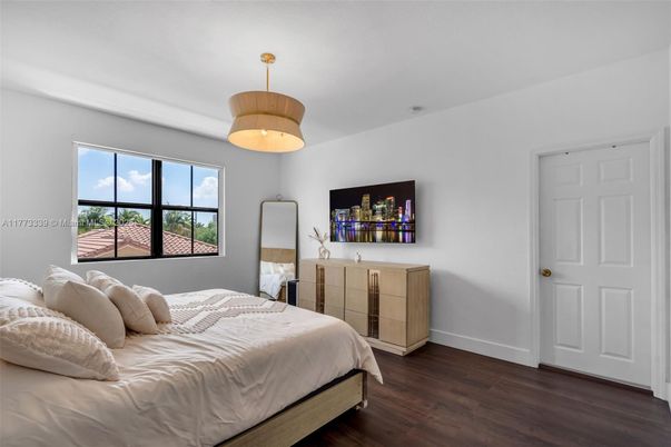 Bedroom, Interior, Pendant Lights, Wood Texture Flooring