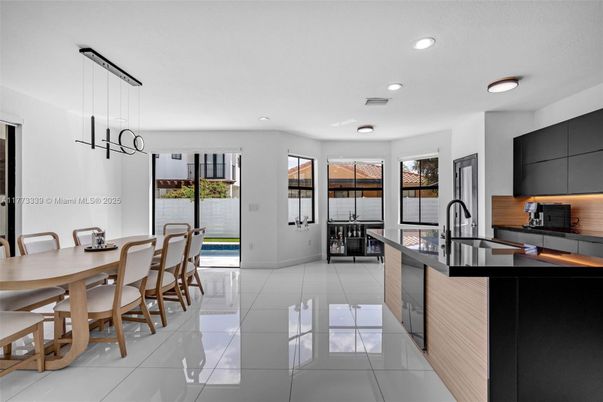 Dining room, Interior, Kitchen, Pendant Lights, Recessed Lighting