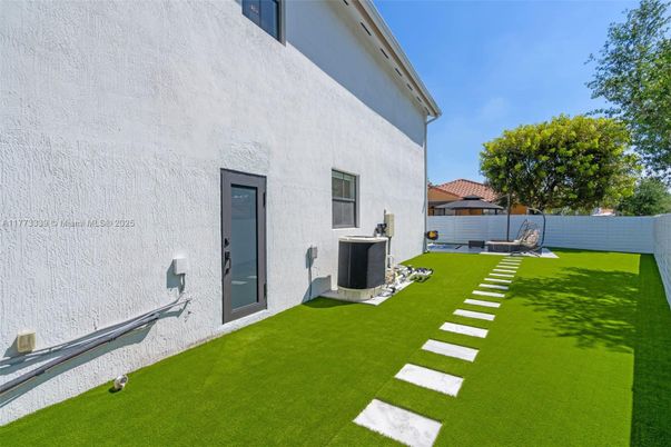 Backyard, Exterior