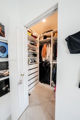 Interior, Marble, Recessed Lighting, Walk-in Closets
