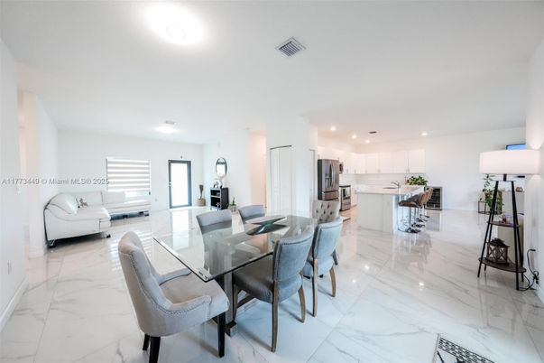 Dining room, Interior, Kitchen, Marble, Recessed Lighting