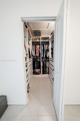 Interior, Walk-in Closets
