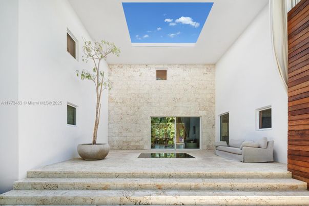 Exterior, Fireplace
