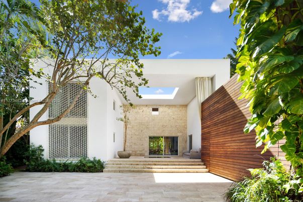 Exterior, Facade, Fireplace, Modern