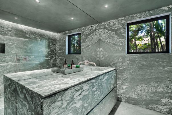 Bathroom, Interior, Recessed Lighting