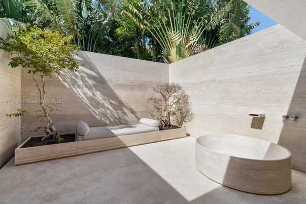 Bathroom, Exterior