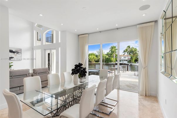 Dining room, Interior, Recessed Lighting
