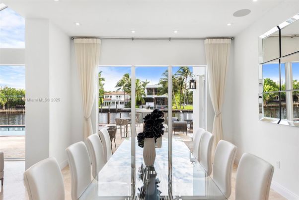Dining room, Interior, Recessed Lighting