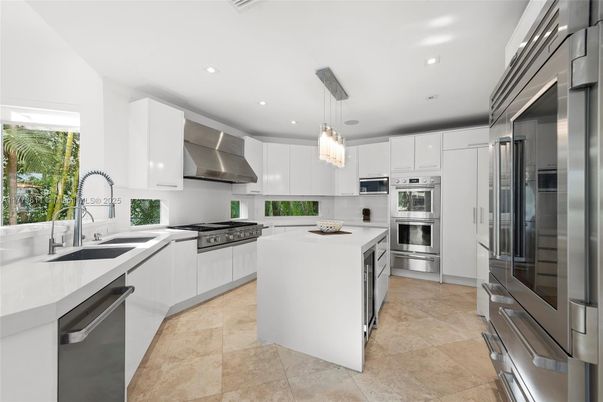 Interior, Kitchen, Pendant Lights, Recessed Lighting, Stainless Steel Appliances