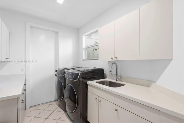 Interior, Washer
