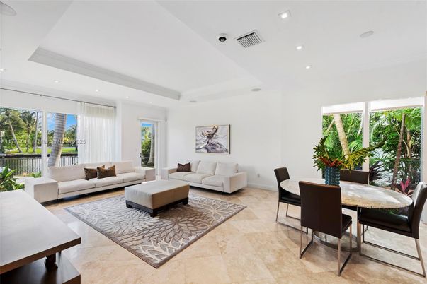 Dining room, Interior, Living room, Recessed Lighting