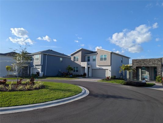 Attached, Exterior, Facade, Modern