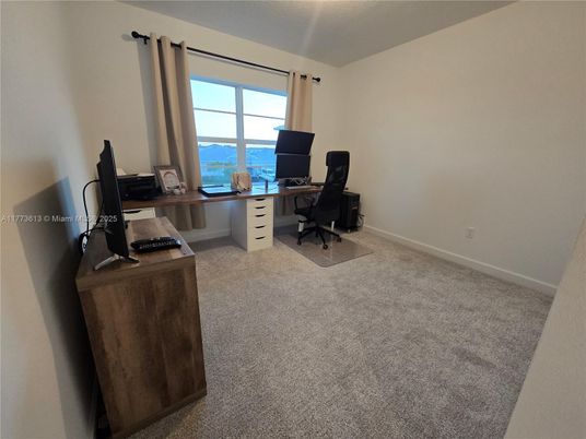 Home Office, Interior