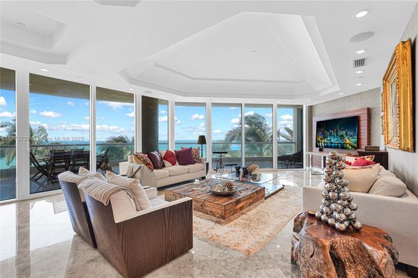Interior, Living room, Recessed Lighting, Water