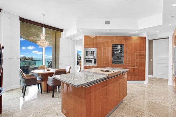 Dining room, Interior, Kitchen, Pendant Lights, Recessed Lighting, Stainless Steel Appliances, Water