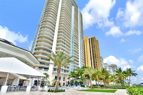 Exterior, Facade, Condo Building