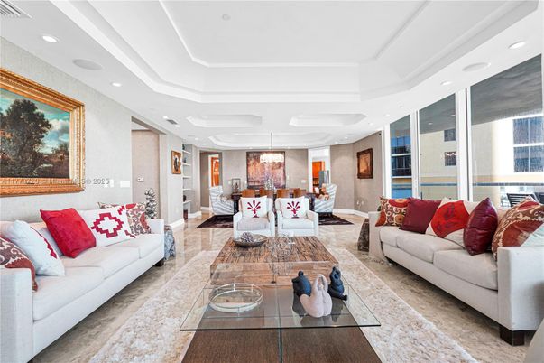 Chandelier, Dining room, Interior, Living room, Pendant Lights, Recessed Lighting