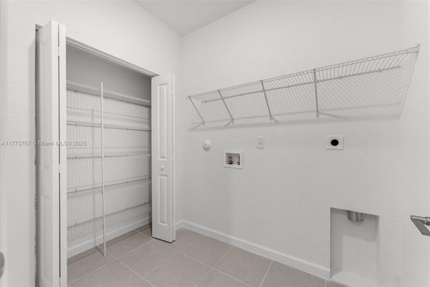 Interior, Walk-in Closets