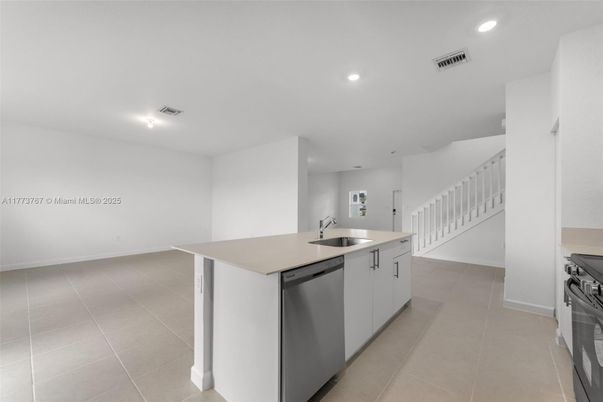 Interior, Kitchen, Recessed Lighting, Washer