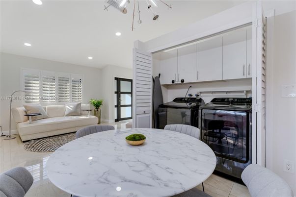 Dining room, Interior, Recessed Lighting, Washer